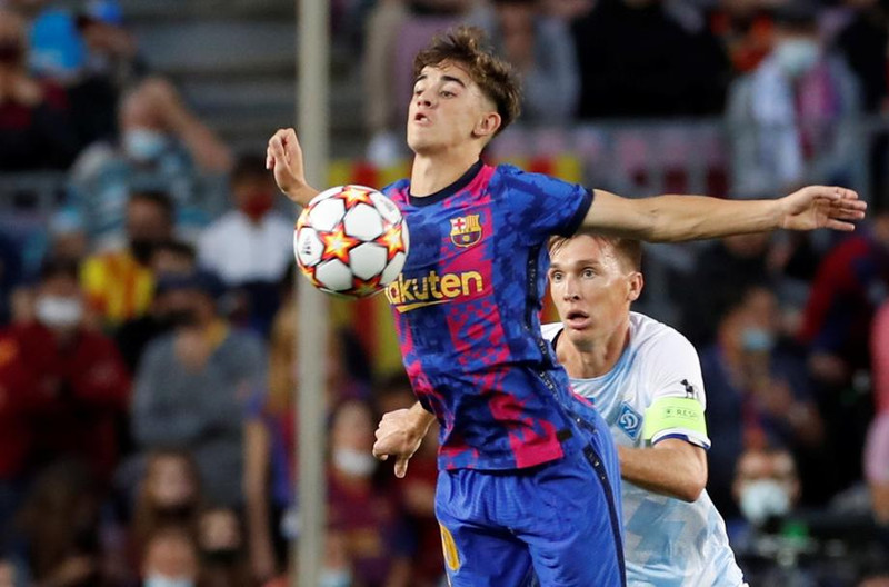Það er spenna framundan hjá Barcelona. Ungstirnið Gavi.