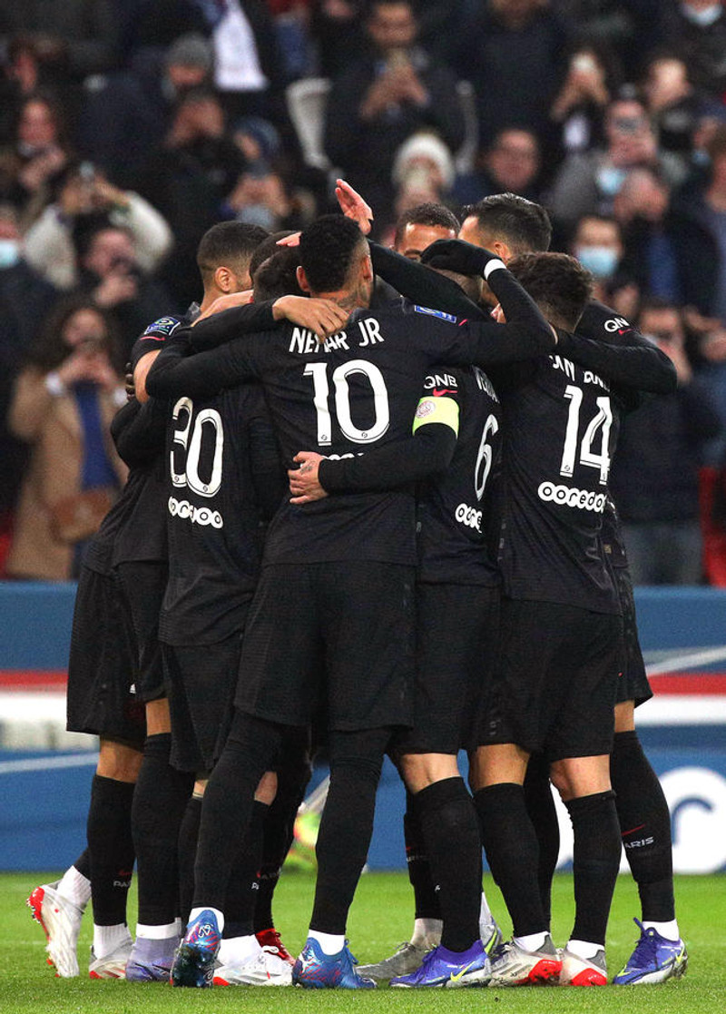 Frakkland: PSG vann tíu leikmenn St Etienne í fyrsta leik Ramos