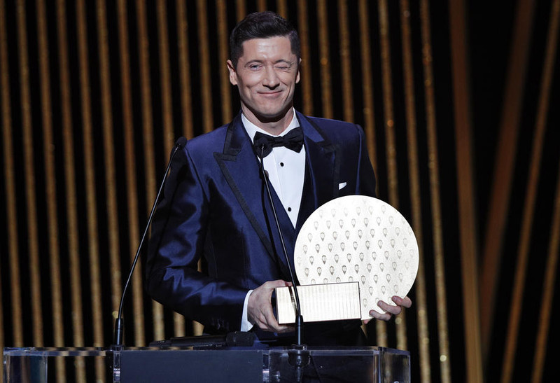 Robert Lewandowski með verðlauni