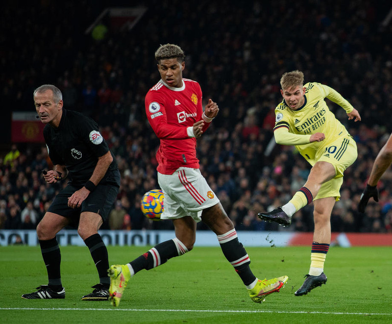 Smith Rowe lét vaða, Atkinson eitthvað að beygja sig