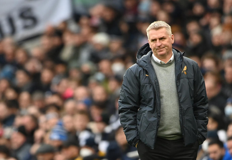 Dean Smith tókst ekki að bjarga Norwich frá falli.