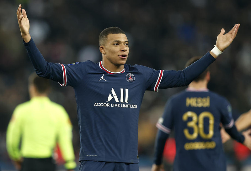Skrifar Mbappe undir nýjan samning?
