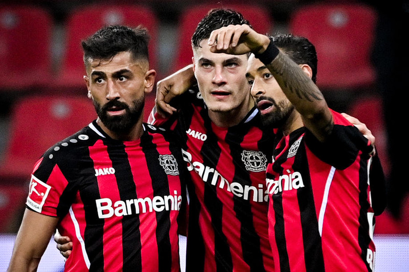 Patrik Schick skoraði tvö fyrir Leverkusen sem mun spila í Meistaradeildinni á næstu leiktíð