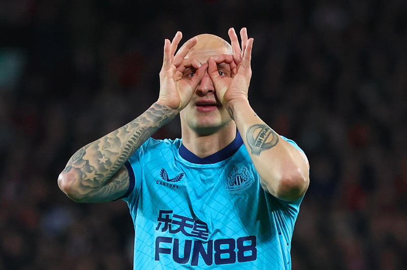 Jonjo Shelvey.
