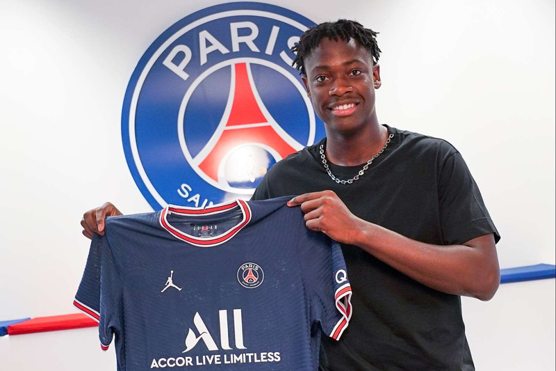 Leipzig fær Simons og Bitshiabu frá PSG (Staðfest)