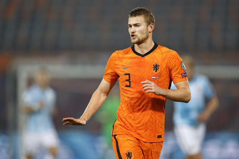 De Ligt í landsleik með Hollandi.