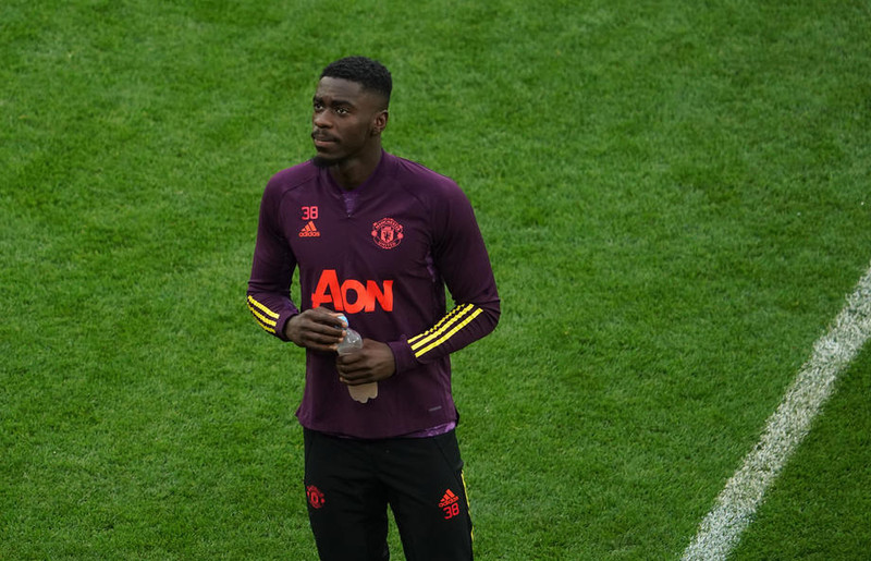 Tuanzebe byrjaður að æfa eftir langa fjarveru