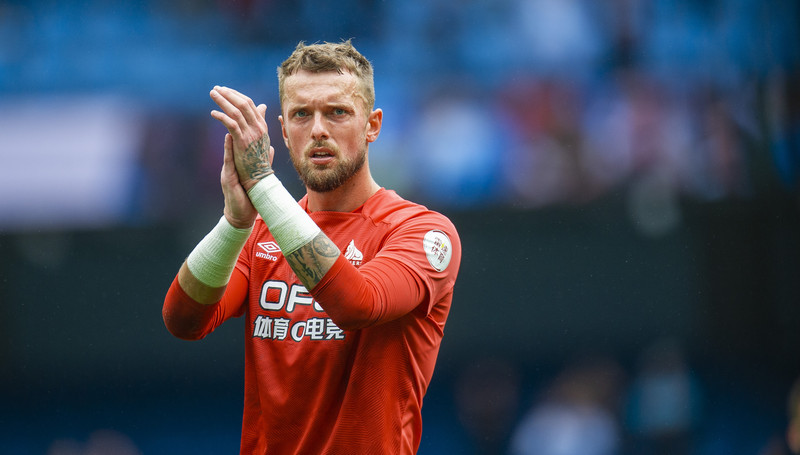 Jonas Lössl.