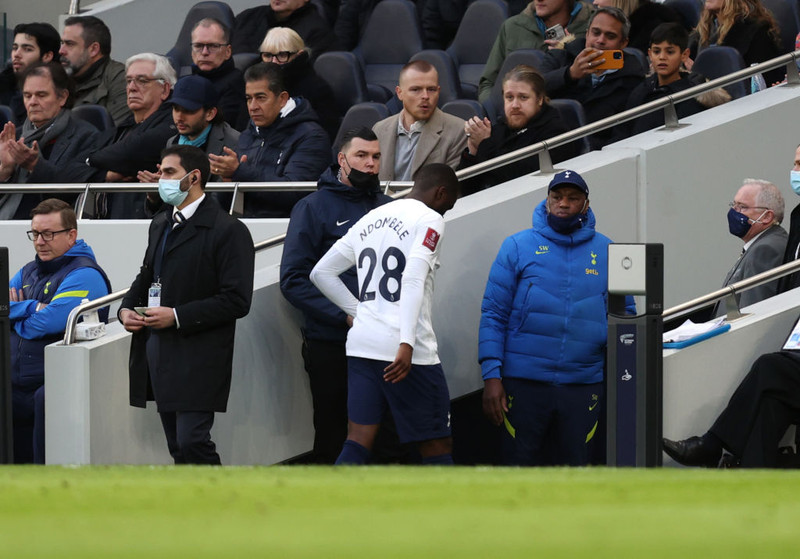 Tanguy Ndombele fer líklega ekki til PSG