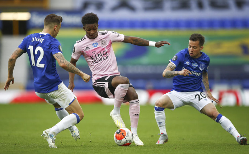Lucas Digne og Bernard í leik með Everton