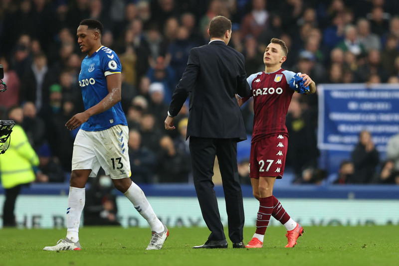Duncan Ferguson og Lucas Digne heilsast í leikslok