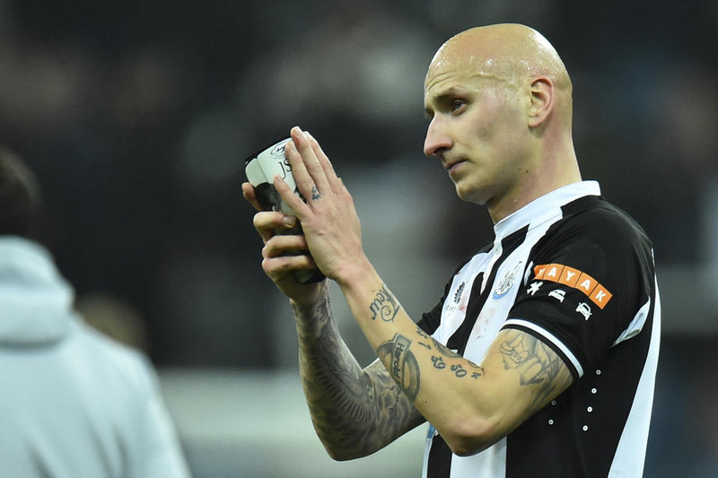 Shelvey samdi við Burnley út tímabilið (Staðfest)