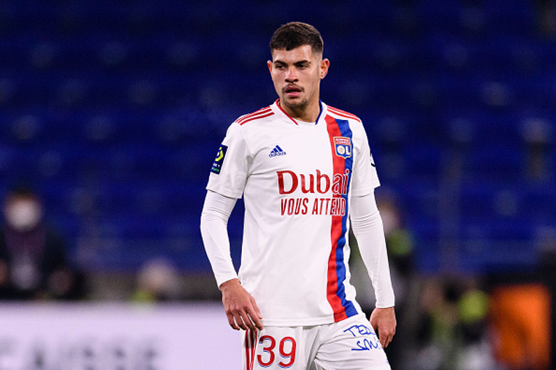 Lyon segist ekki vera búið að taka tilboði Newcastle