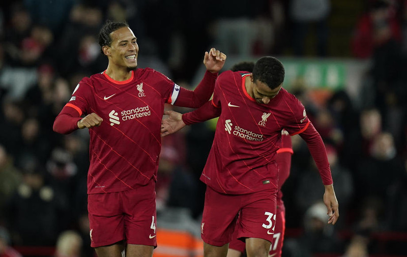 Matip leggur skóna á hilluna