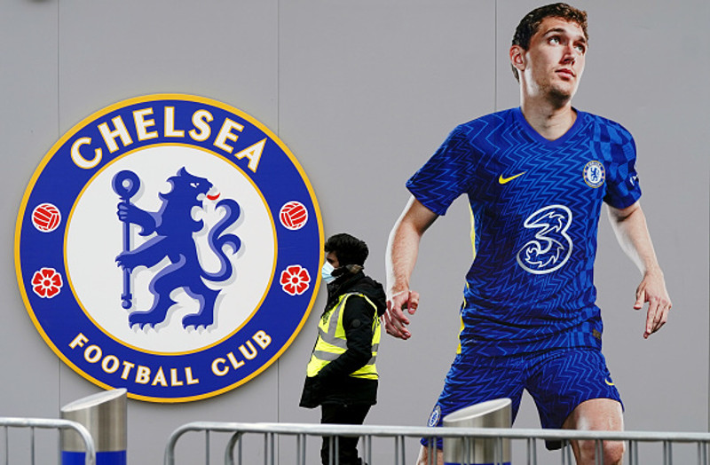Three hættir að auglýsa framan á treyjum Chelsea