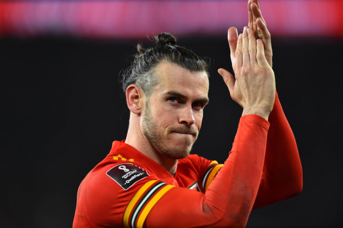 Bale er 32 ára.