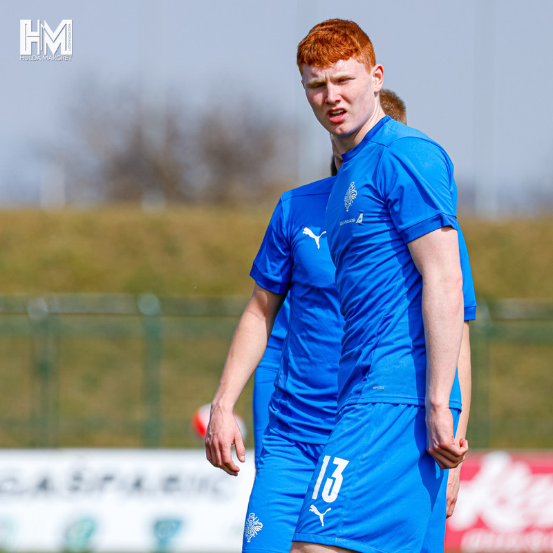 Lék með U19 á síðasta ári.