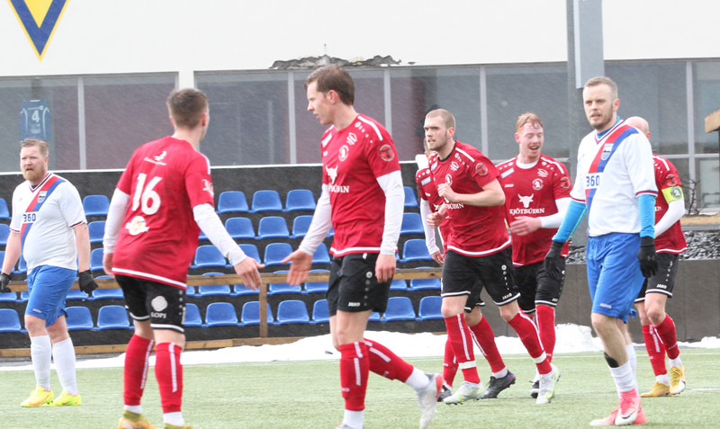 Hvíti riddarinn er í toppsæti A-riðils