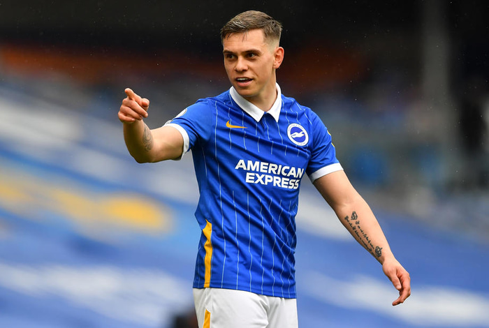 Leandro Trossard er að fara til Arsenal.