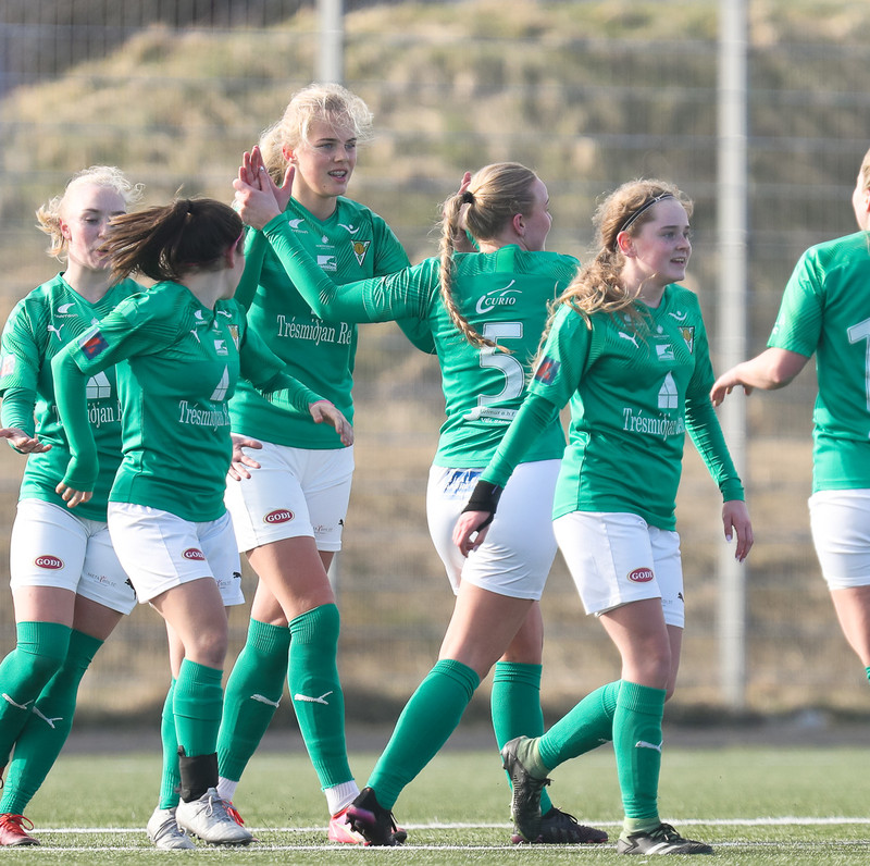 2. deild kvenna: Þrjár þrennur í stórsigri Völsungs