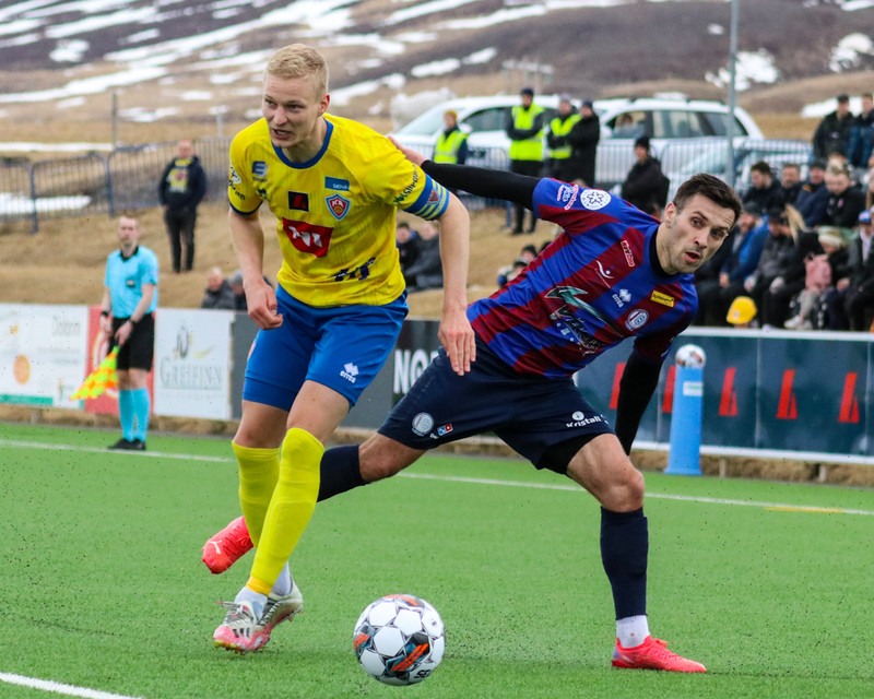 Ásgeir Sigurgeirsson fór meiddur af velli í byrjun leiksins