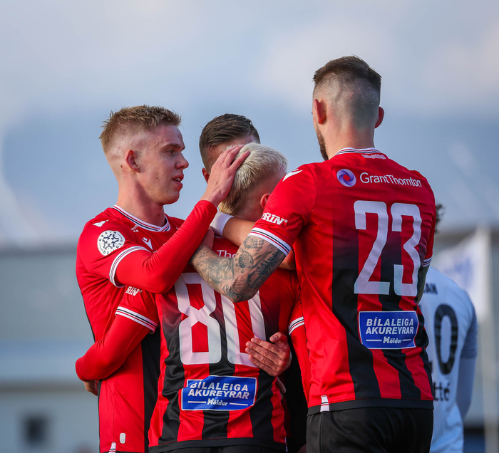 Víkingar fagna góðum sigri á Fram