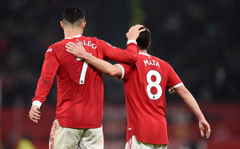 Cristiano Ronaldo og Juan Mata eru báðir í byrjunarliðinu