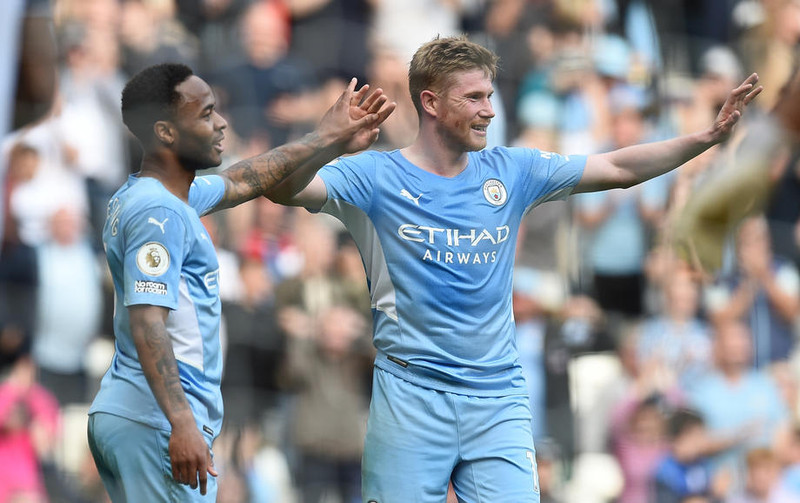 Kevin de Bruyne og félagar geta sett níu fingur á titilinn