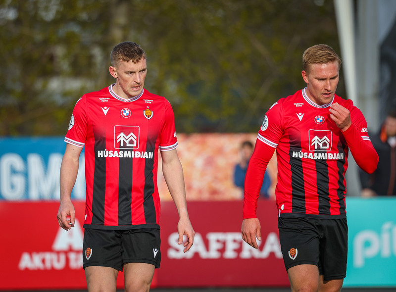 Kyle McLagan og Oliver Ekroth.
