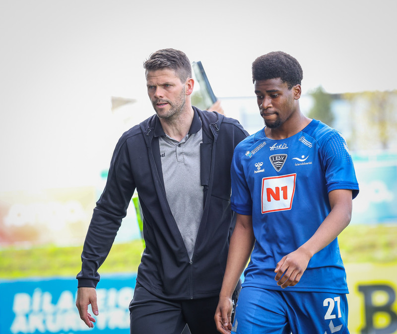 Hermann og Hans Mpongo.
