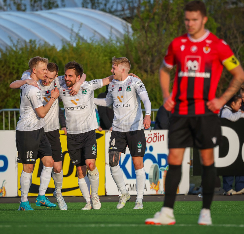 Blikar fagna í leiknum gegn Víkingum.