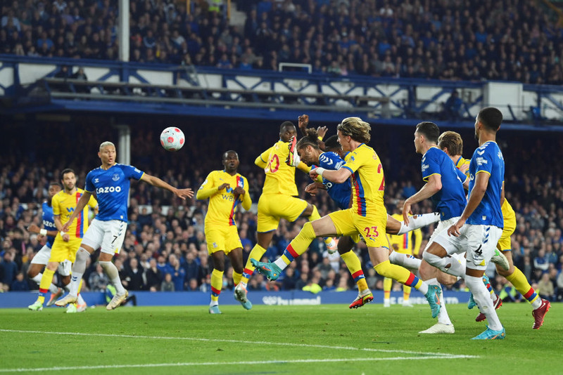 England: Everton bjargaði sér frá falli með ótrúlegum endurkomusigri