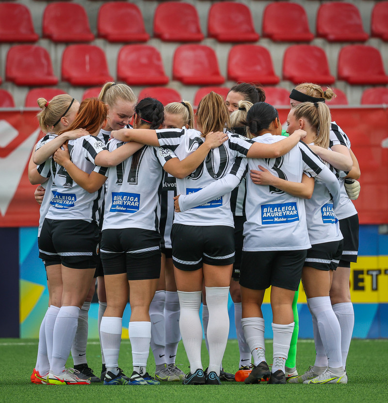 Myndaveisla: Valur vann KR auðveldlega