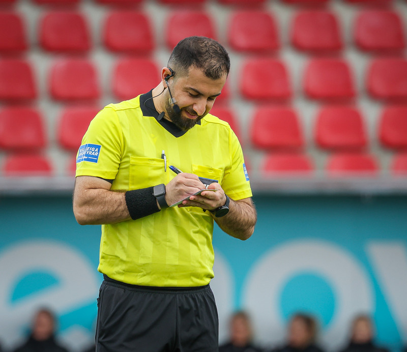 Myndaveisla: Valur vann KR auðveldlega