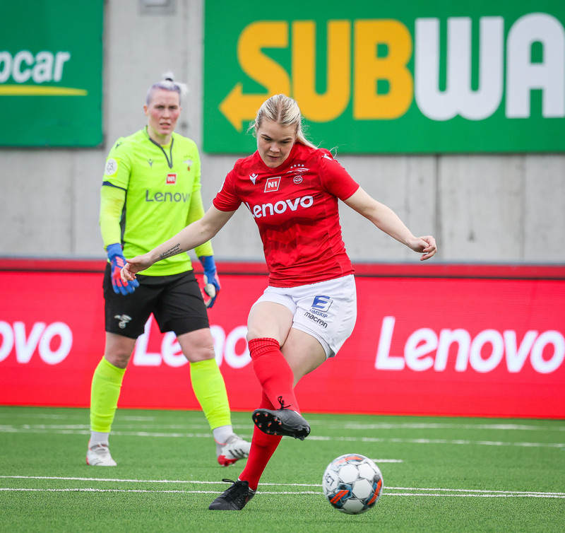 Myndaveisla: Valur vann KR auðveldlega