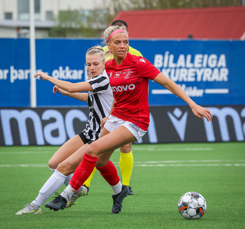 Myndaveisla: Valur vann KR auðveldlega