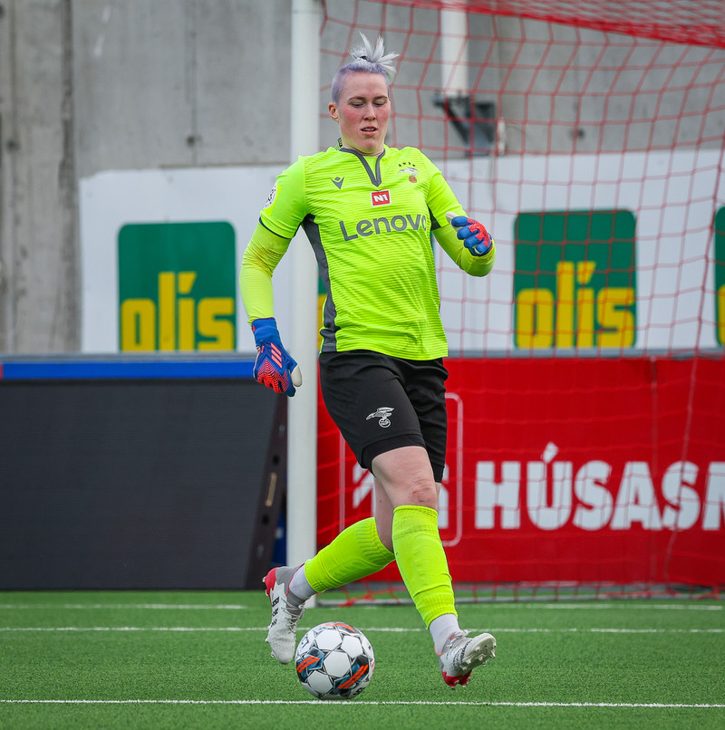 Myndaveisla: Valur vann KR auðveldlega