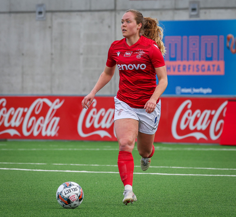 Myndaveisla: Valur vann KR auðveldlega