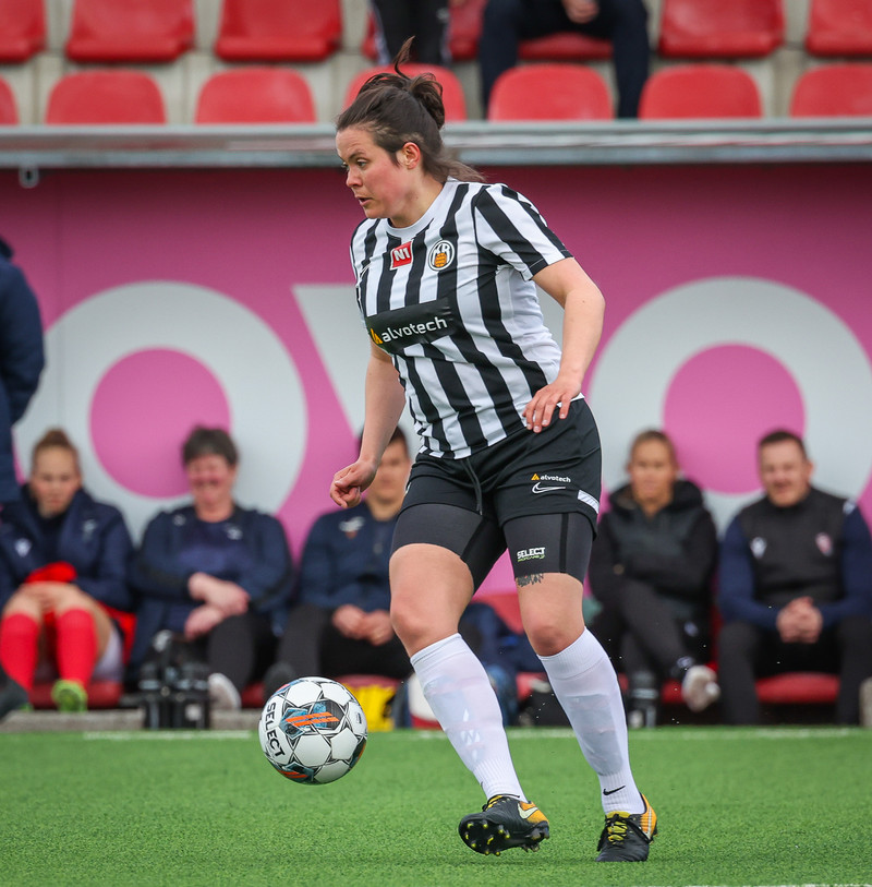 Myndaveisla: Valur vann KR auðveldlega