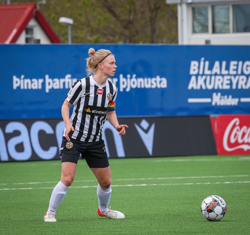 Myndaveisla: Valur vann KR auðveldlega
