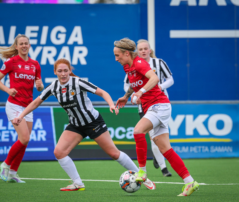 Myndaveisla: Valur vann KR auðveldlega