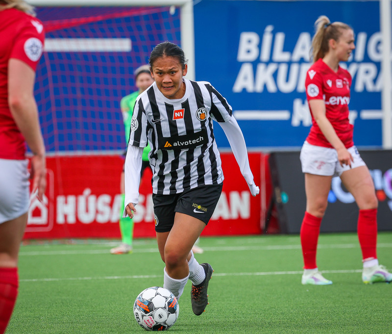 Myndaveisla: Valur vann KR auðveldlega