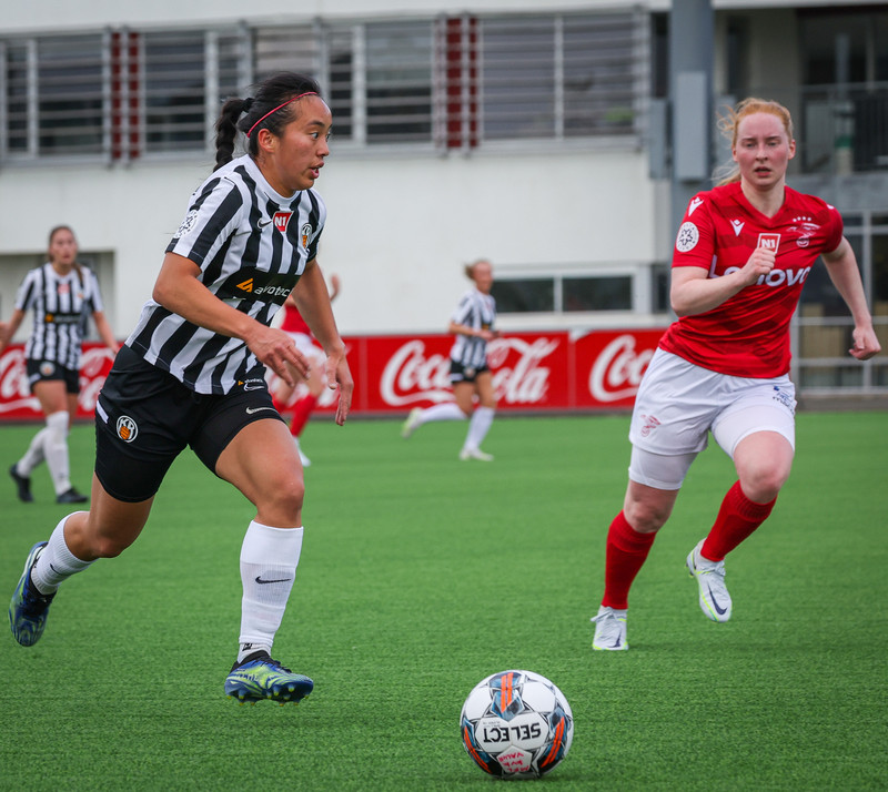 Myndaveisla: Valur vann KR auðveldlega