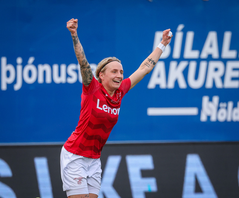 Myndaveisla: Valur vann KR auðveldlega