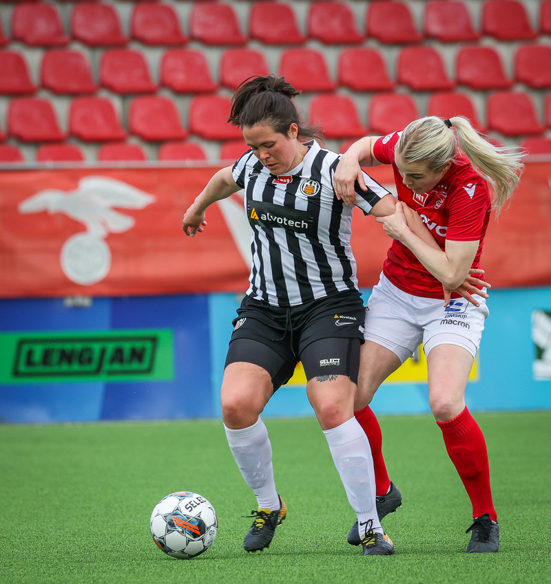Myndaveisla: Valur vann KR auðveldlega