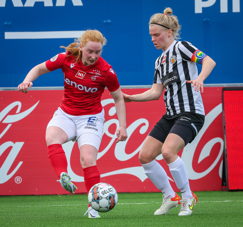 Myndaveisla: Valur vann KR auðveldlega