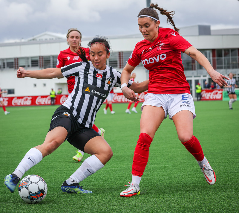 Myndaveisla: Valur vann KR auðveldlega