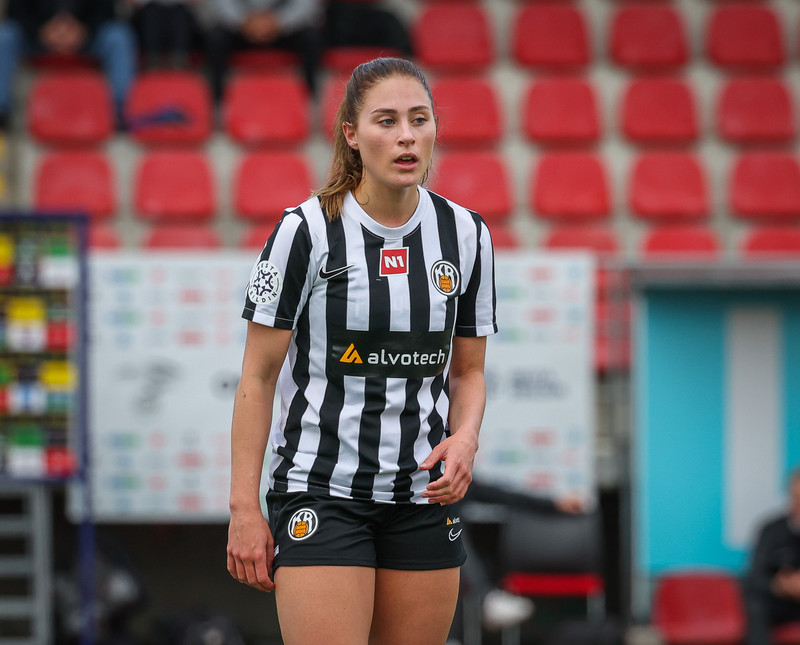 Myndaveisla: Valur vann KR auðveldlega