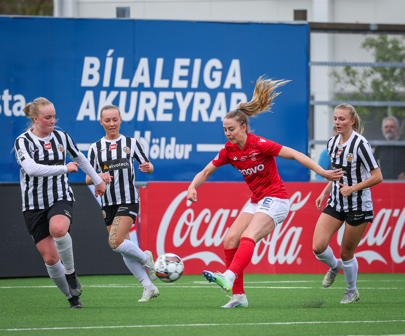 Myndaveisla: Valur vann KR auðveldlega