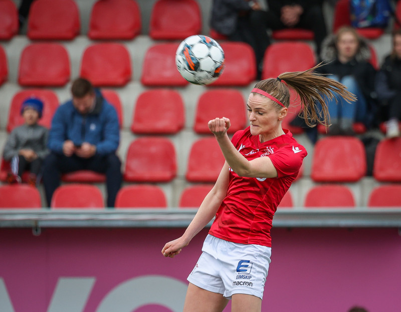 Myndaveisla: Valur vann KR auðveldlega